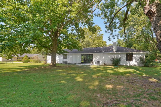 5754 S Fair Oak Road, Springfield, MO 65810