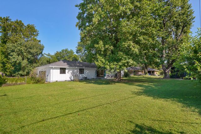 5754 S Fair Oak Road, Springfield, MO 65810