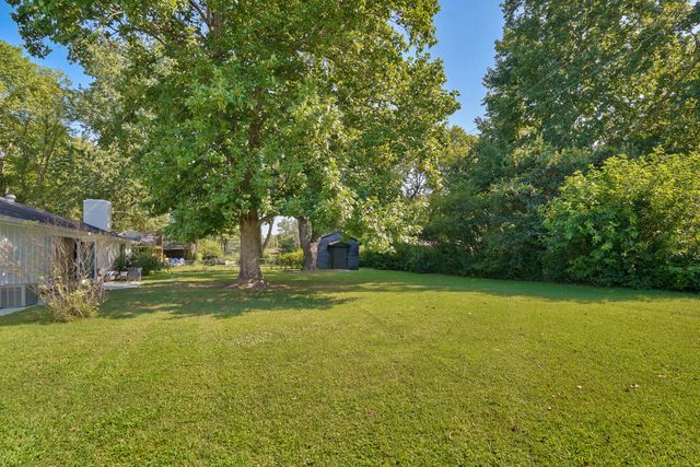 5754 S Fair Oak Road, Springfield, MO 65810