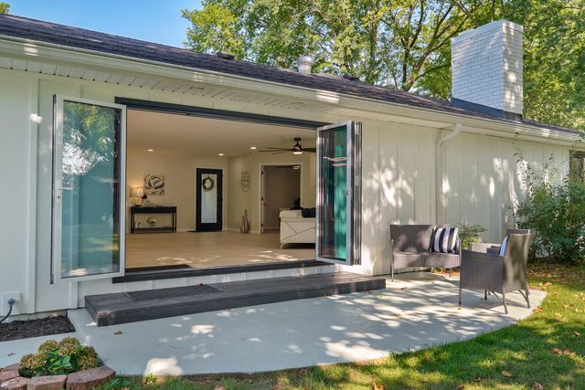 5754 S Fair Oak Road, Springfield, MO 65810