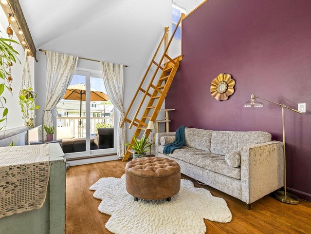 93 Governor Winthrop 7A, Somerville, MA 02145