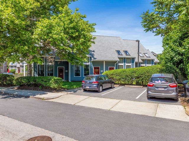93 Governor Winthrop 7A, Somerville, MA 02145