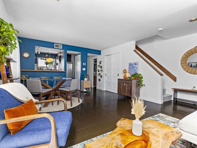 93 Governor Winthrop 7A, Somerville, MA 02145