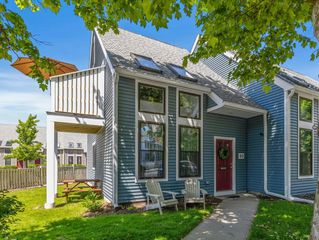 93 Governor Winthrop 7A, Somerville, MA 02145