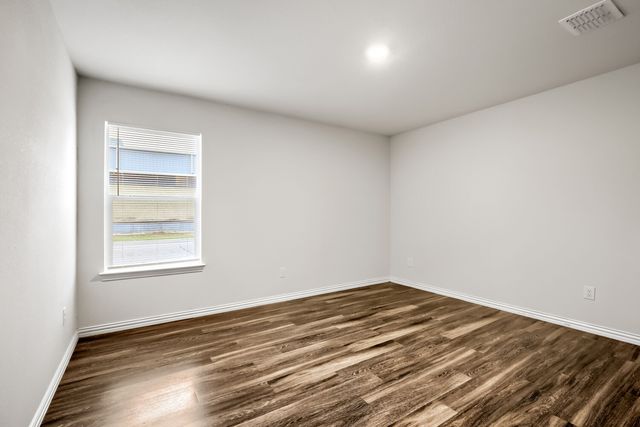 700 E Pecan Avenue, Waco, TX 76704