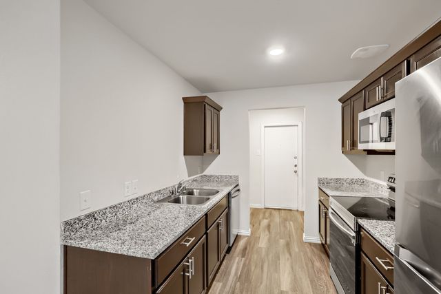 700 E Pecan Avenue, Waco, TX 76704