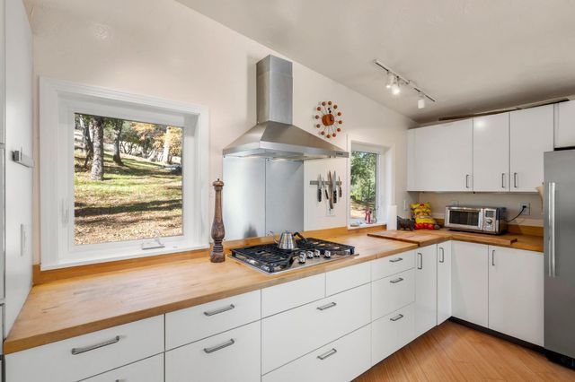 7123 Swiss Ranch Rd, Mountain Ranch, CA 95246