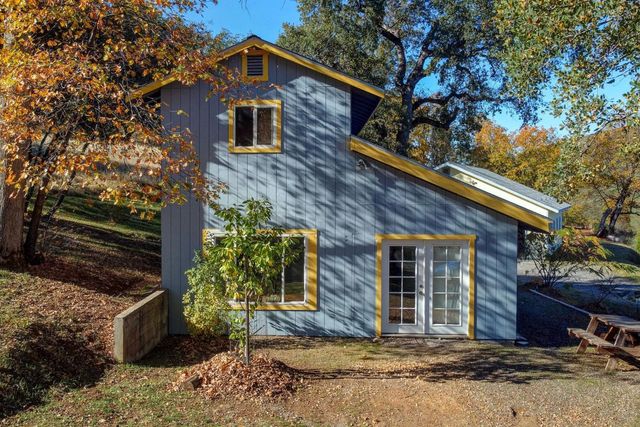 7123 Swiss Ranch Rd, Mountain Ranch, CA 95246