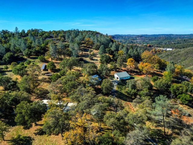 7123 Swiss Ranch Rd, Mountain Ranch, CA 95246