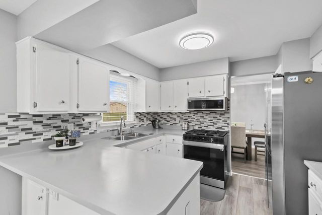 6022 31st STREET, Greenfield, WI 53221