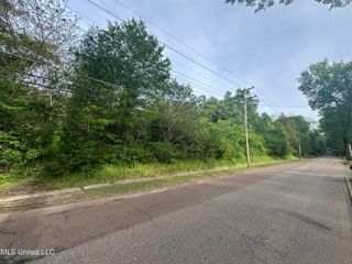 131 West Street, Holly Springs, MS 38635