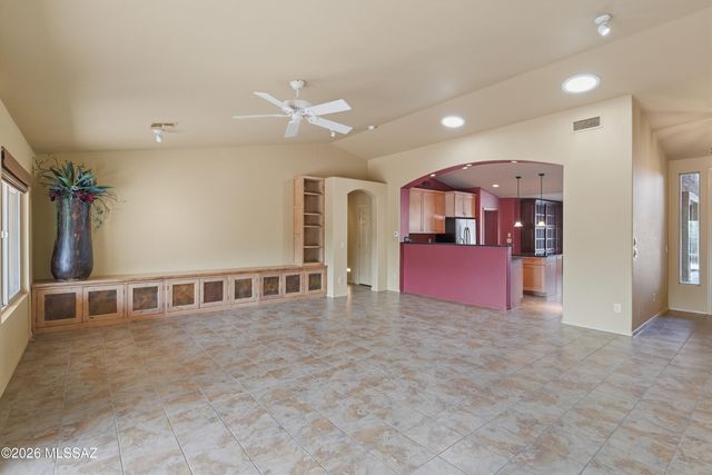 2630 E Genevieve Way, Green Valley, AZ 85614