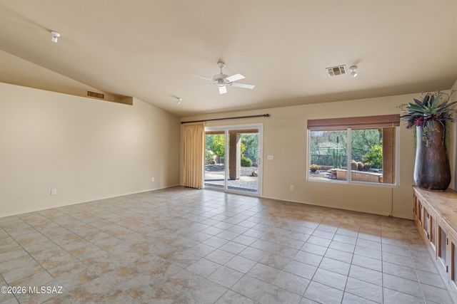 2630 E Genevieve Way, Green Valley, AZ 85614