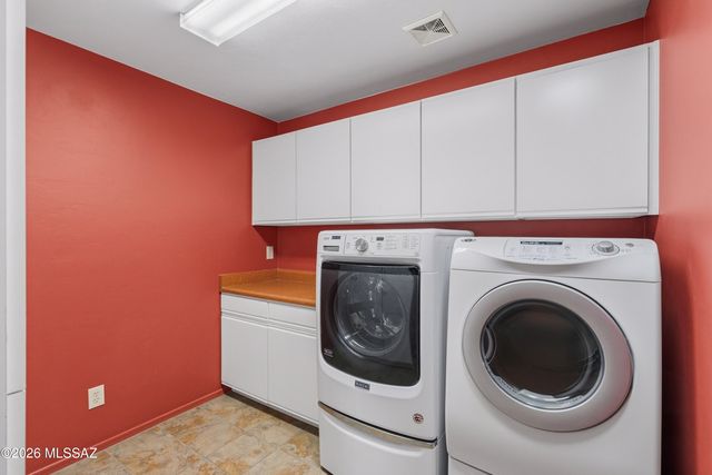 2630 E Genevieve Way, Green Valley, AZ 85614