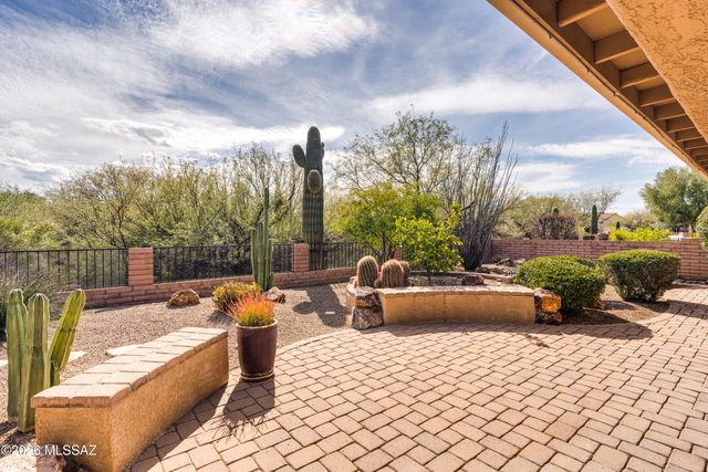 2630 E Genevieve Way, Green Valley, AZ 85614