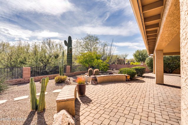 2630 E Genevieve Way, Green Valley, AZ 85614