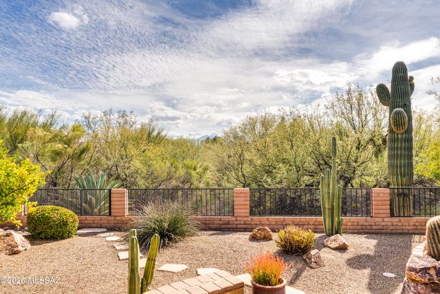 2630 E Genevieve Way, Green Valley, AZ 85614