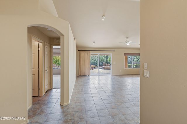 2630 E Genevieve Way, Green Valley, AZ 85614