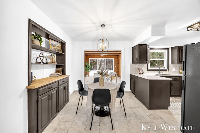 3349 Chevy Chase Street NE, Grand Rapids, MI 49546