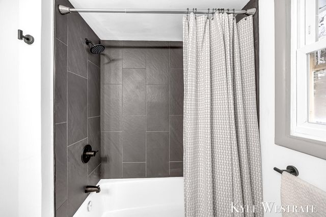 3349 Chevy Chase Street NE, Grand Rapids, MI 49546