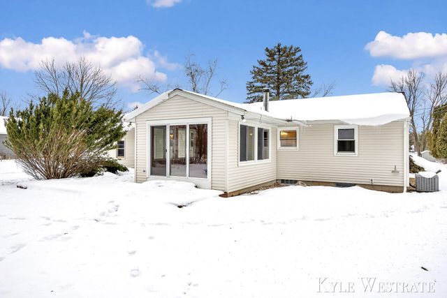 3349 Chevy Chase Street NE, Grand Rapids, MI 49546