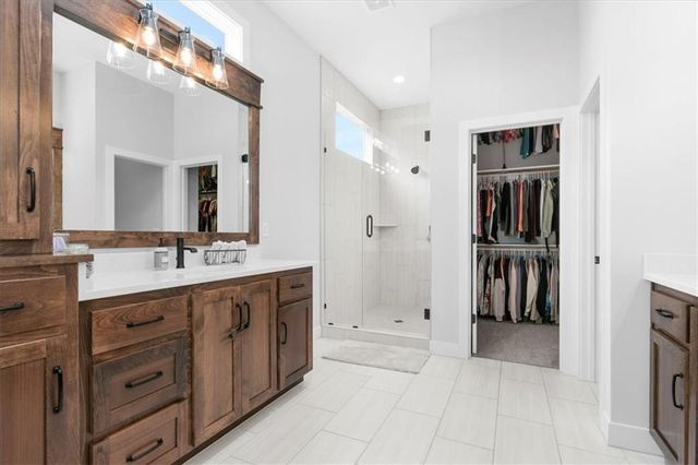 1161 SW Whitby Drive, Lee's Summit, MO 64083