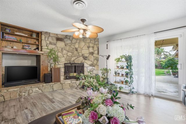 3708 Harmony Drive, Bakersfield, CA 93306