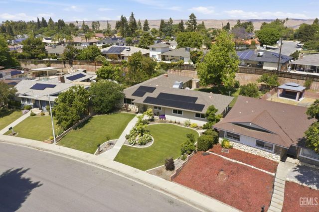 3708 Harmony Drive, Bakersfield, CA 93306