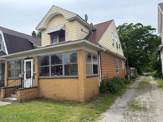 2611 Chase Street, Toledo, OH 43611