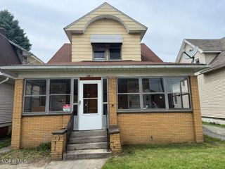 2611 Chase Street, Toledo, OH 43611