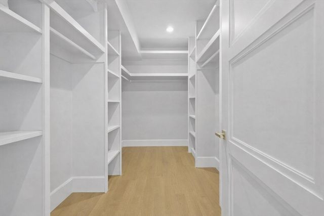 377 W 1st St 5, Boston, MA 02127