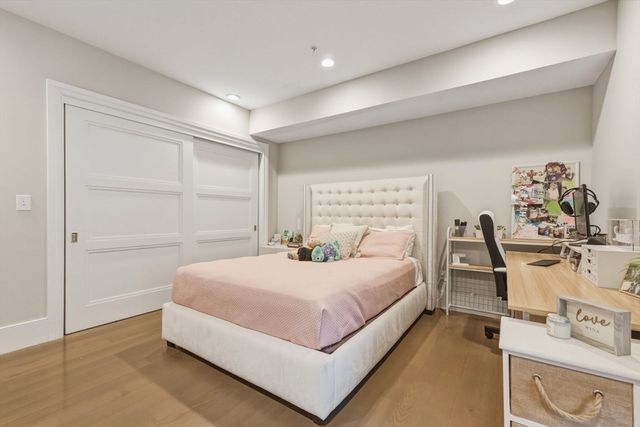 377 W 1st St 5, Boston, MA 02127