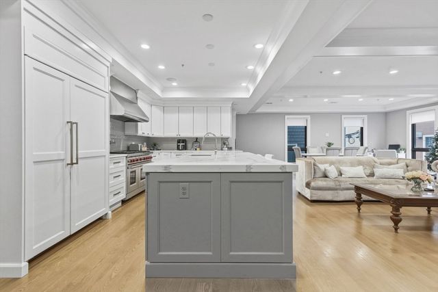 377 W 1st St 5, Boston, MA 02127