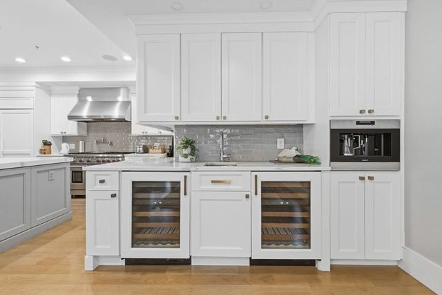 377 W 1st St 5, Boston, MA 02127