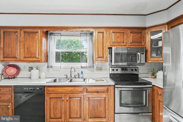 5016 IRENE DR, Harrisburg, PA 17112