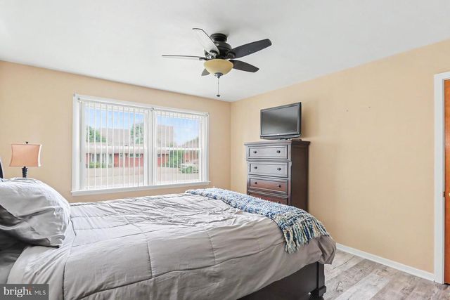 5016 IRENE DR, Harrisburg, PA 17112