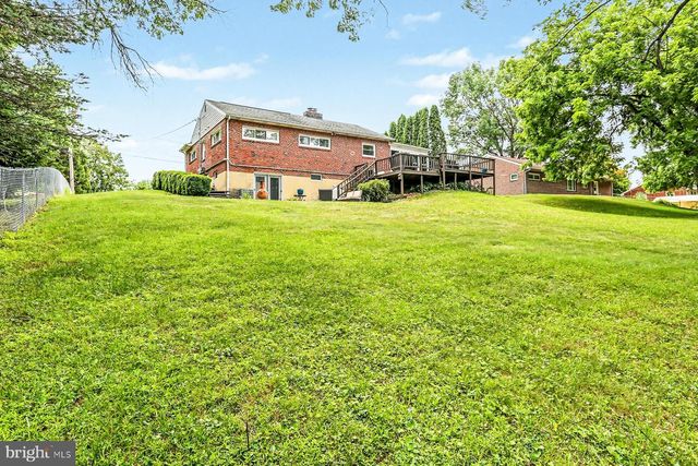 5016 IRENE DR, Harrisburg, PA 17112