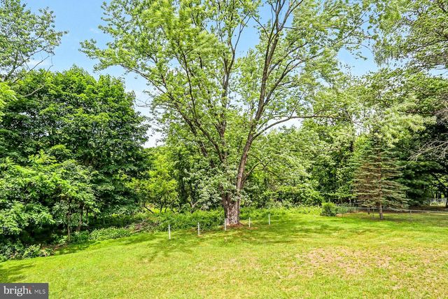 5016 IRENE DR, Harrisburg, PA 17112