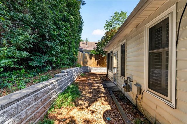 140 Victoria Way, Roswell, GA 30075