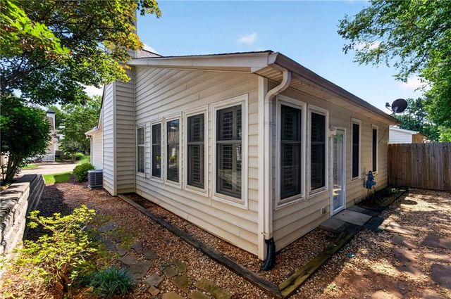 140 Victoria Way, Roswell, GA 30075