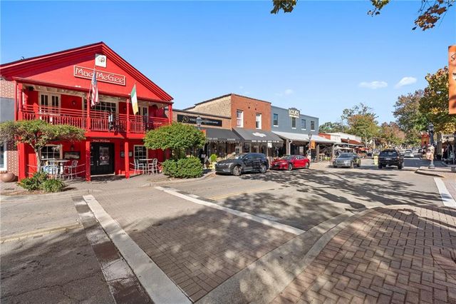 140 Victoria Way, Roswell, GA 30075
