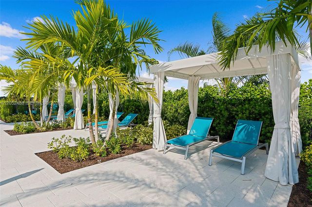 13358 Artisan Cir, Palm Beach Gardens, FL 33418