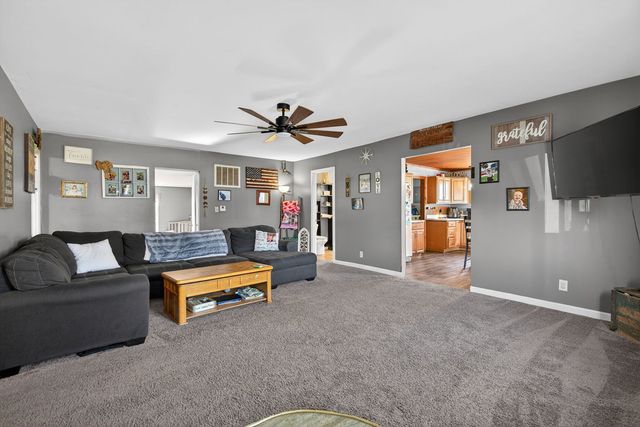 911 E Washington Street, Morris, IL 60450