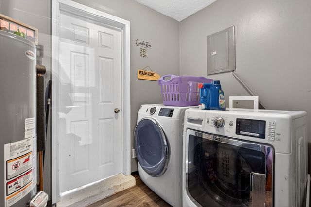 911 E Washington Street, Morris, IL 60450