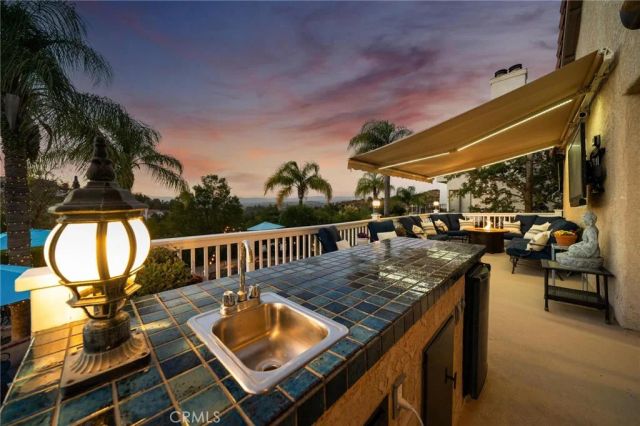 24238 Cary Court, Newhall, CA 91321