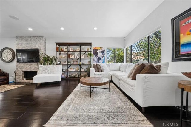 24238 Cary Court, Newhall, CA 91321