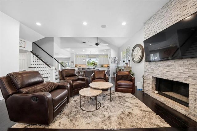 24238 Cary Court, Newhall, CA 91321