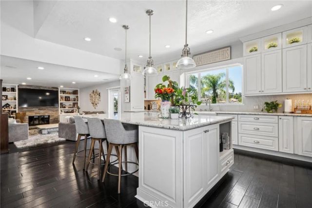 24238 Cary Court, Newhall, CA 91321