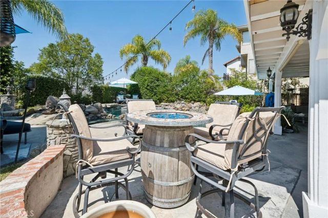 24238 Cary Court, Newhall, CA 91321