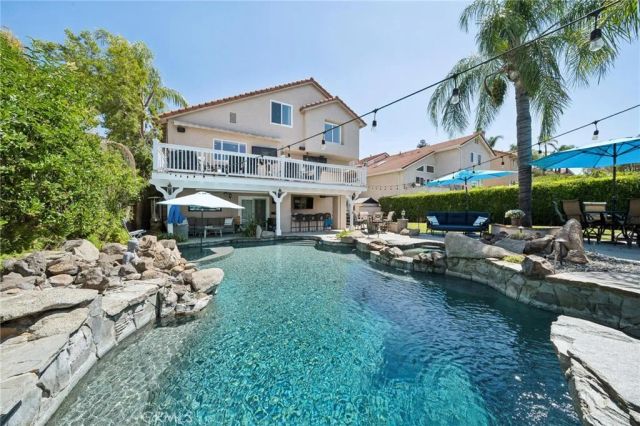 24238 Cary Court, Newhall, CA 91321